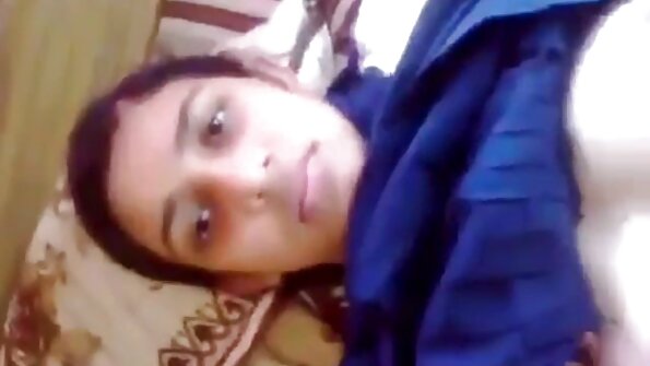 Η άτακτη στάρλετ Aliza Haze τιμωρείται με μακρύ τσίμπημα